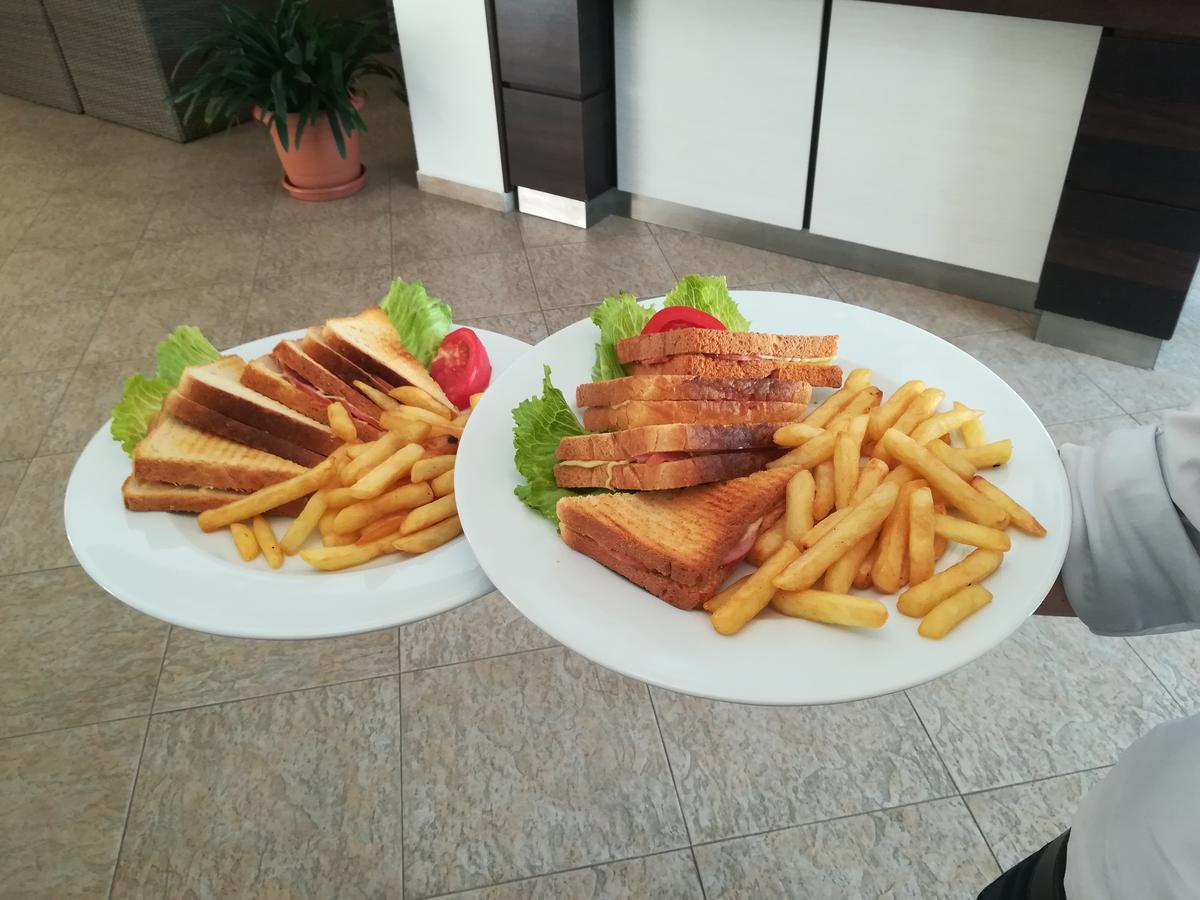 גולדן סנדס Glicinia Hotel מראה חיצוני תמונה